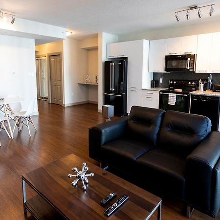 Mayfair Luxe Suites Premium By Corporate Stays Edmonton Exteriör bild