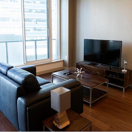 Mayfair Luxe Suites Premium By Corporate Stays Edmonton Exteriör bild