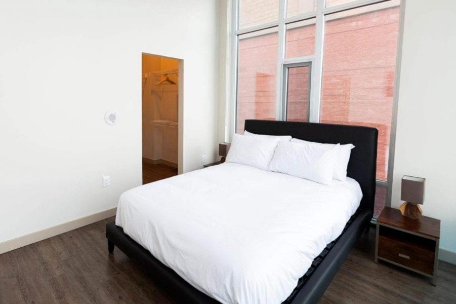 Mayfair Luxe Suites Premium By Corporate Stays Edmonton Exteriör bild