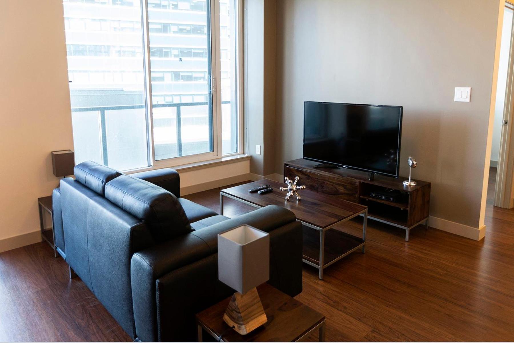 Mayfair Luxe Suites Premium By Corporate Stays Edmonton Exteriör bild