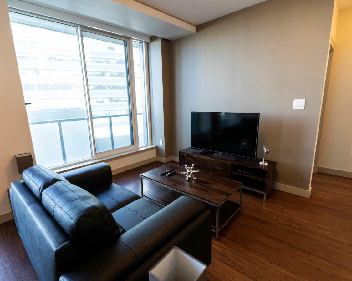 Mayfair Luxe Suites Premium By Corporate Stays Edmonton Exteriör bild