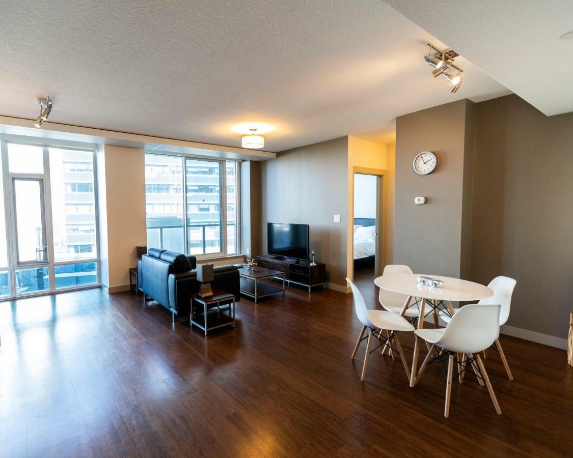 Mayfair Luxe Suites Premium By Corporate Stays Edmonton Exteriör bild